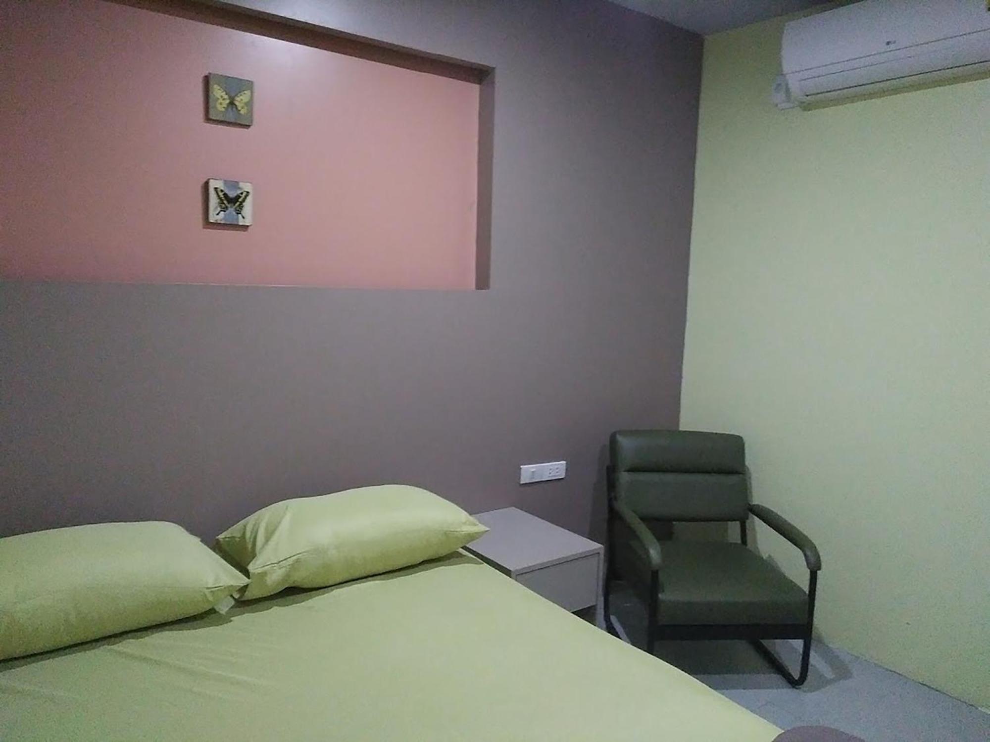 In Phuket House Otel Dış mekan fotoğraf