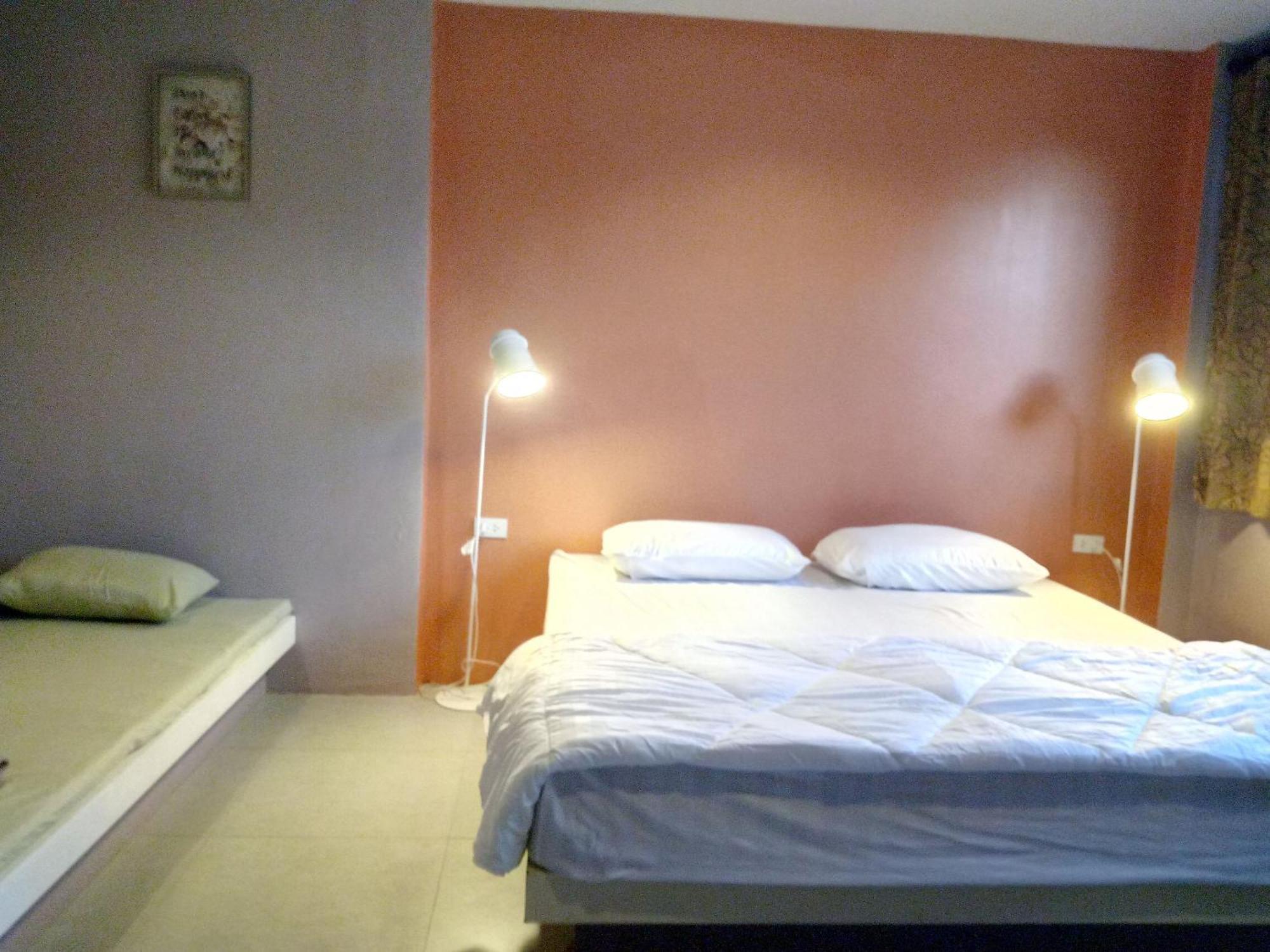 In Phuket House Otel Dış mekan fotoğraf