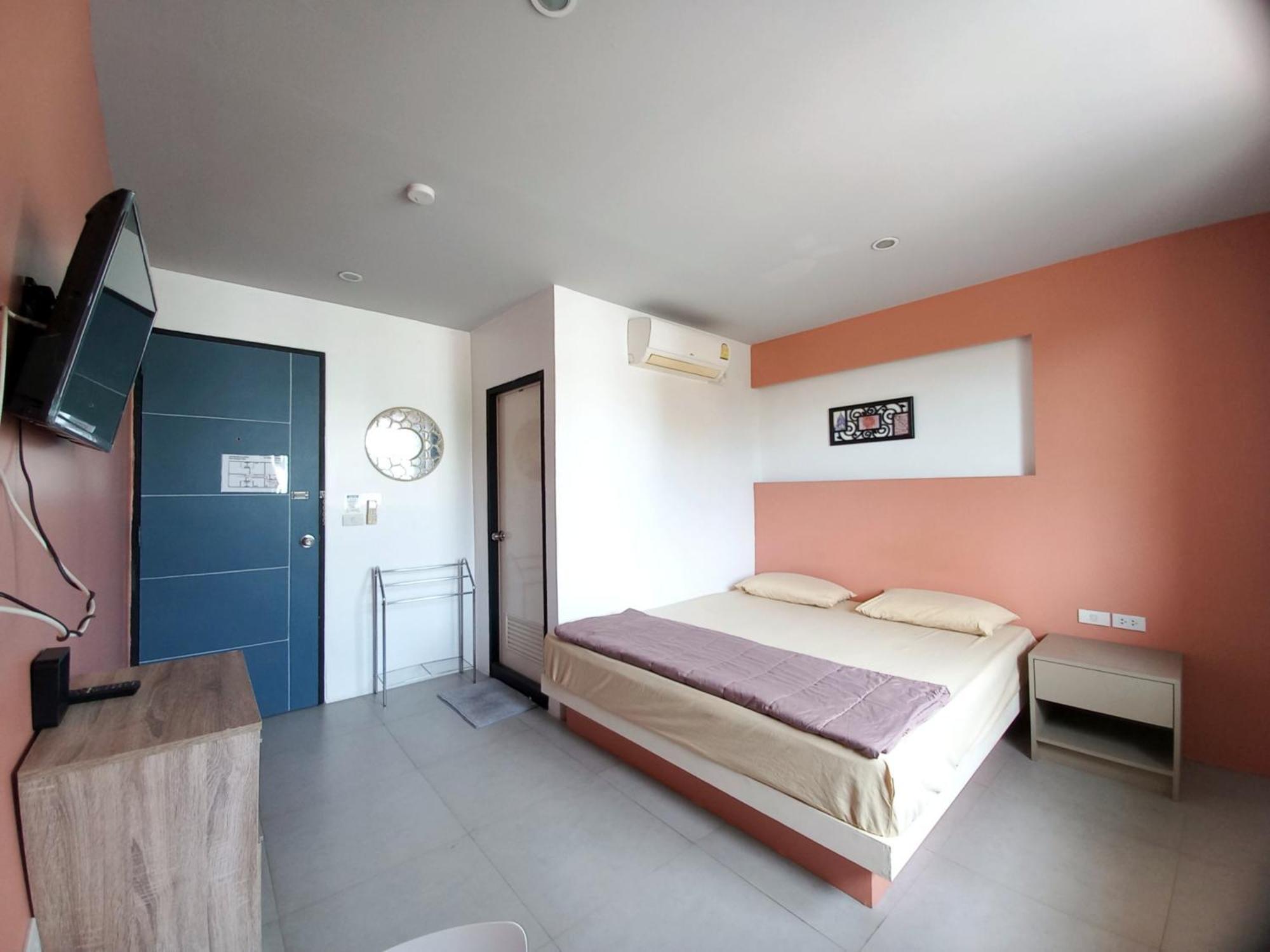 In Phuket House Otel Dış mekan fotoğraf