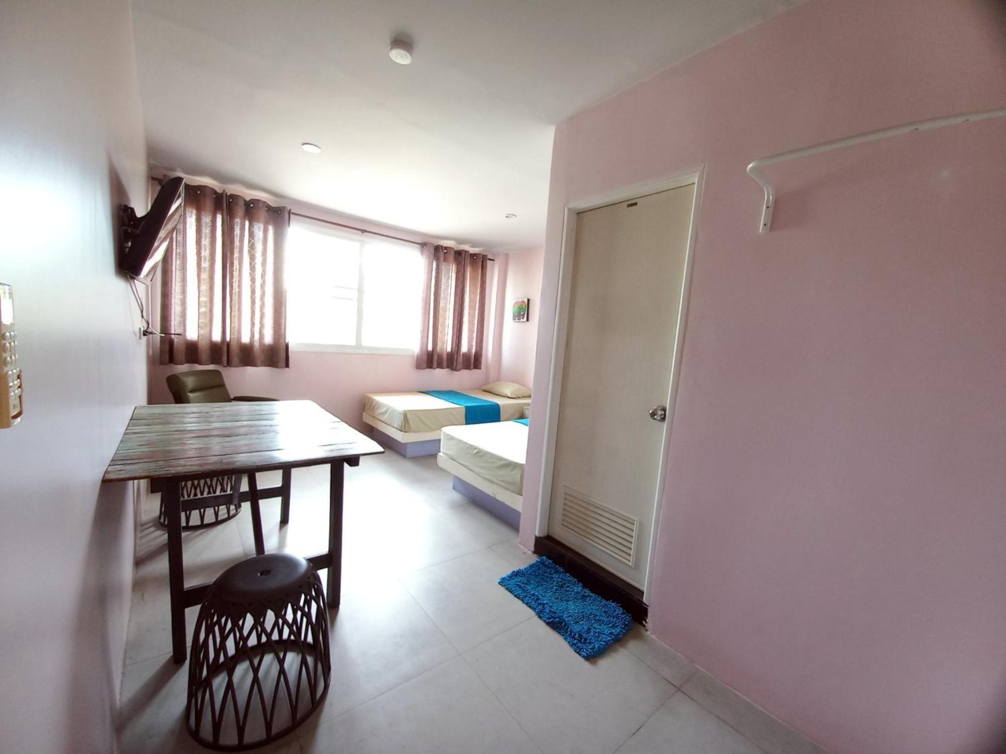 In Phuket House Otel Dış mekan fotoğraf