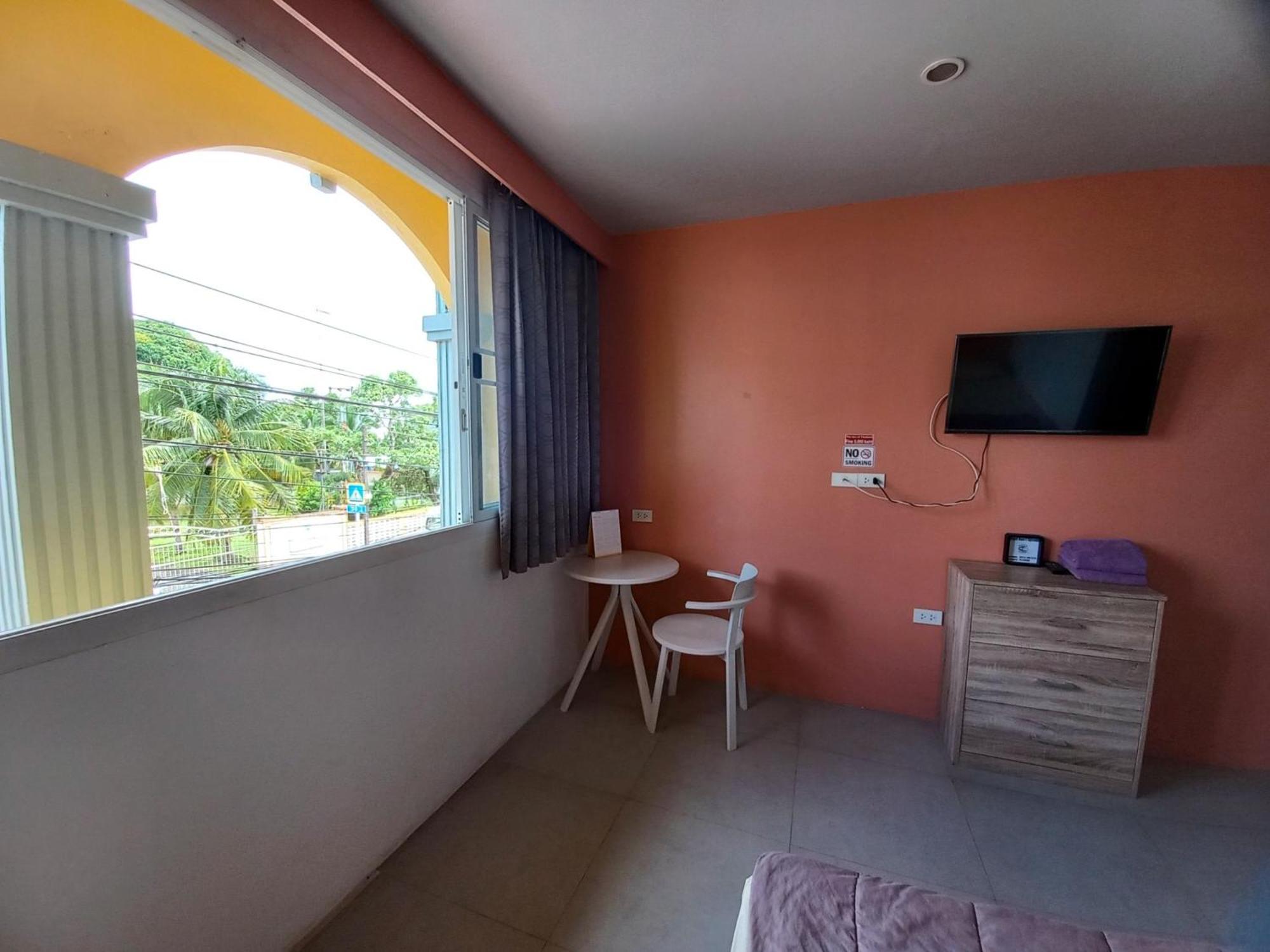 In Phuket House Otel Dış mekan fotoğraf