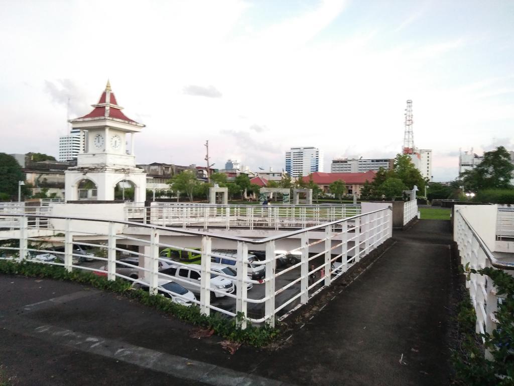 In Phuket House Otel Dış mekan fotoğraf