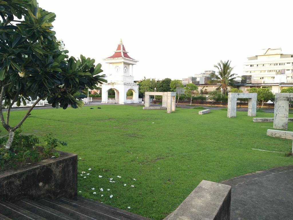 In Phuket House Otel Dış mekan fotoğraf