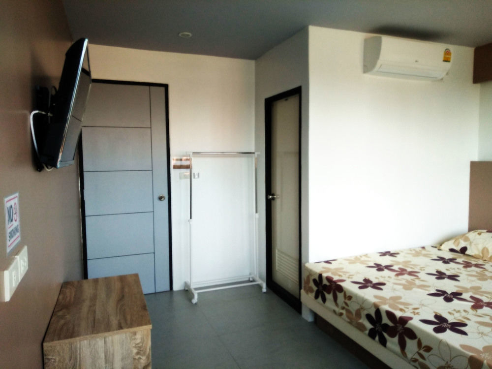 In Phuket House Otel Dış mekan fotoğraf