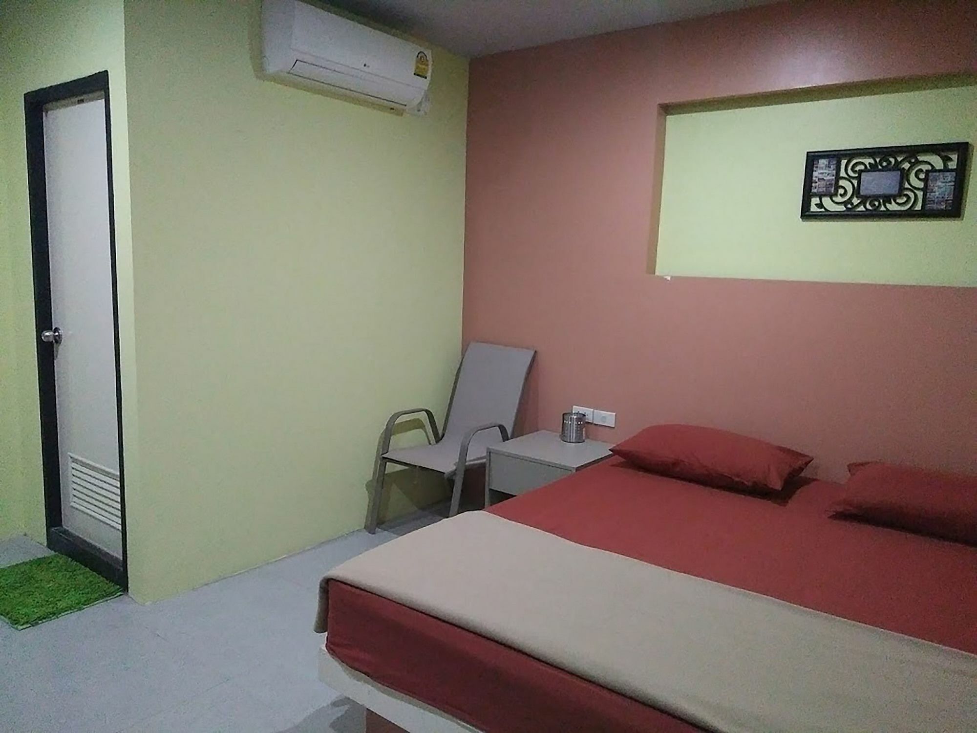 In Phuket House Otel Dış mekan fotoğraf