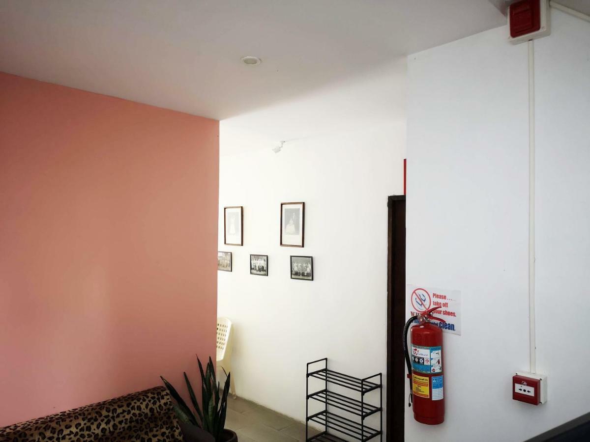 In Phuket House Otel Dış mekan fotoğraf